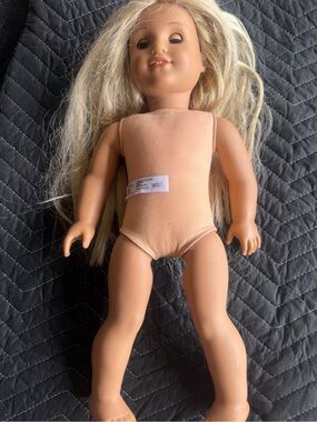American girl doll 2017 blonde hair dark blue eyes